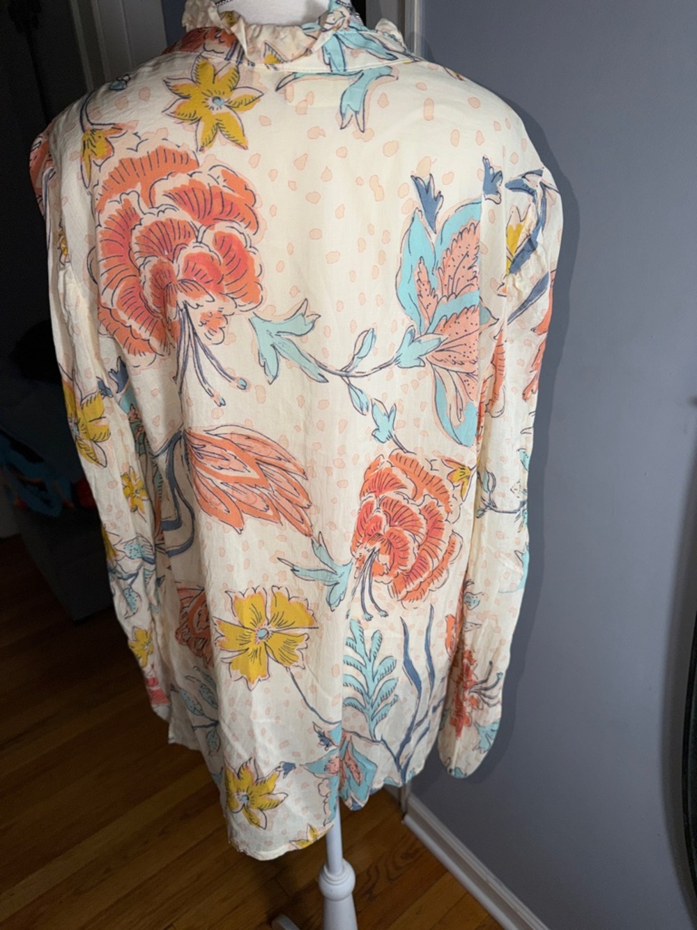 Spartina 449 Cream Floral V-Neck Blouse with Yellow & Coral Accents - Picture 5 of 9